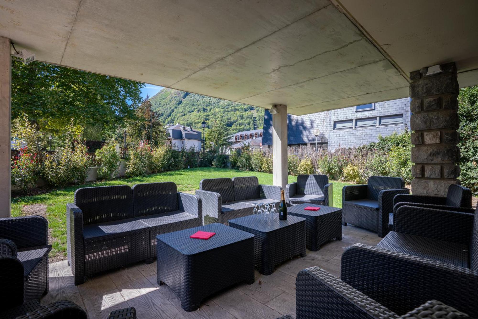 Grand Chalet St-Lary Centre 13 A 15 Pers Saint-Lary-Soulan Exteriör bild